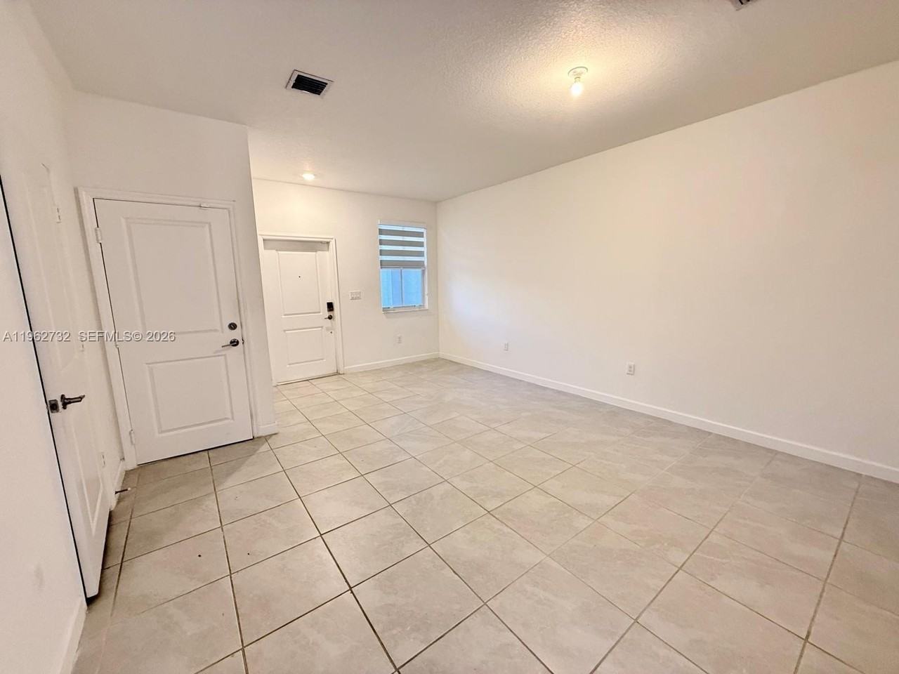 12612 Nw 23rd Pl #12612 - Photo 4 of 30