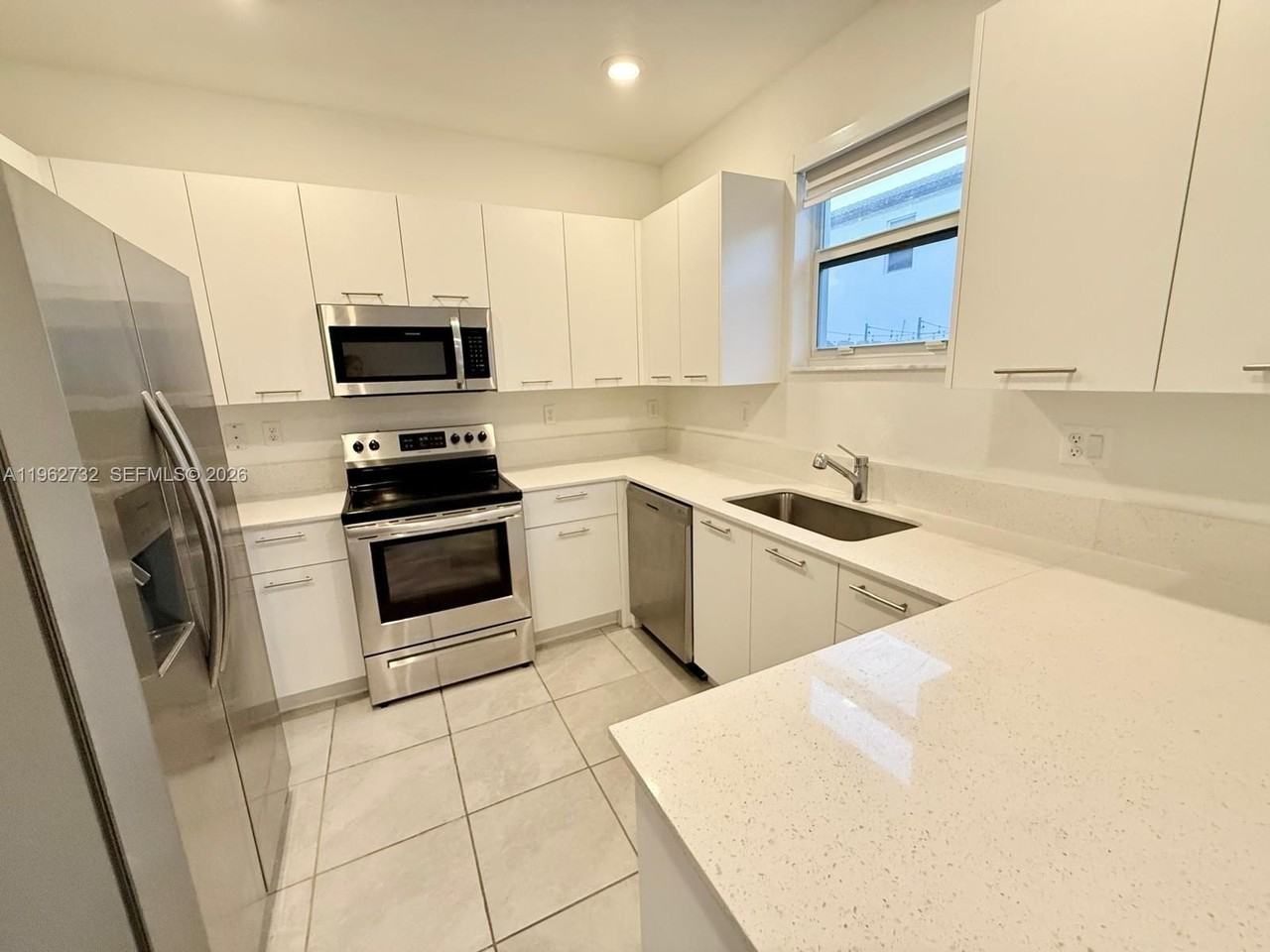 12612 Nw 23rd Pl #12612 - Photo 6 of 30
