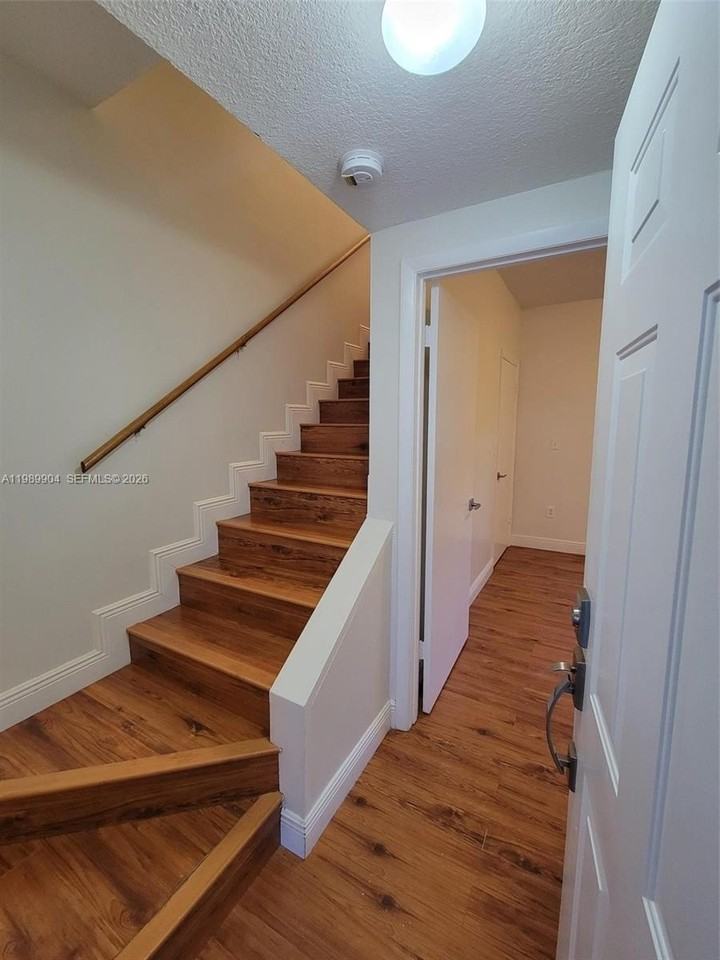 1611 Sw 2nd Ct #A103 - Photo 5 of 10