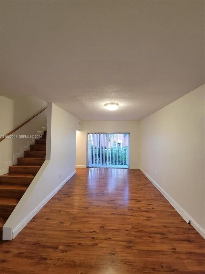 1611 Sw 2nd Ct #A103 - Photo 6 of 10