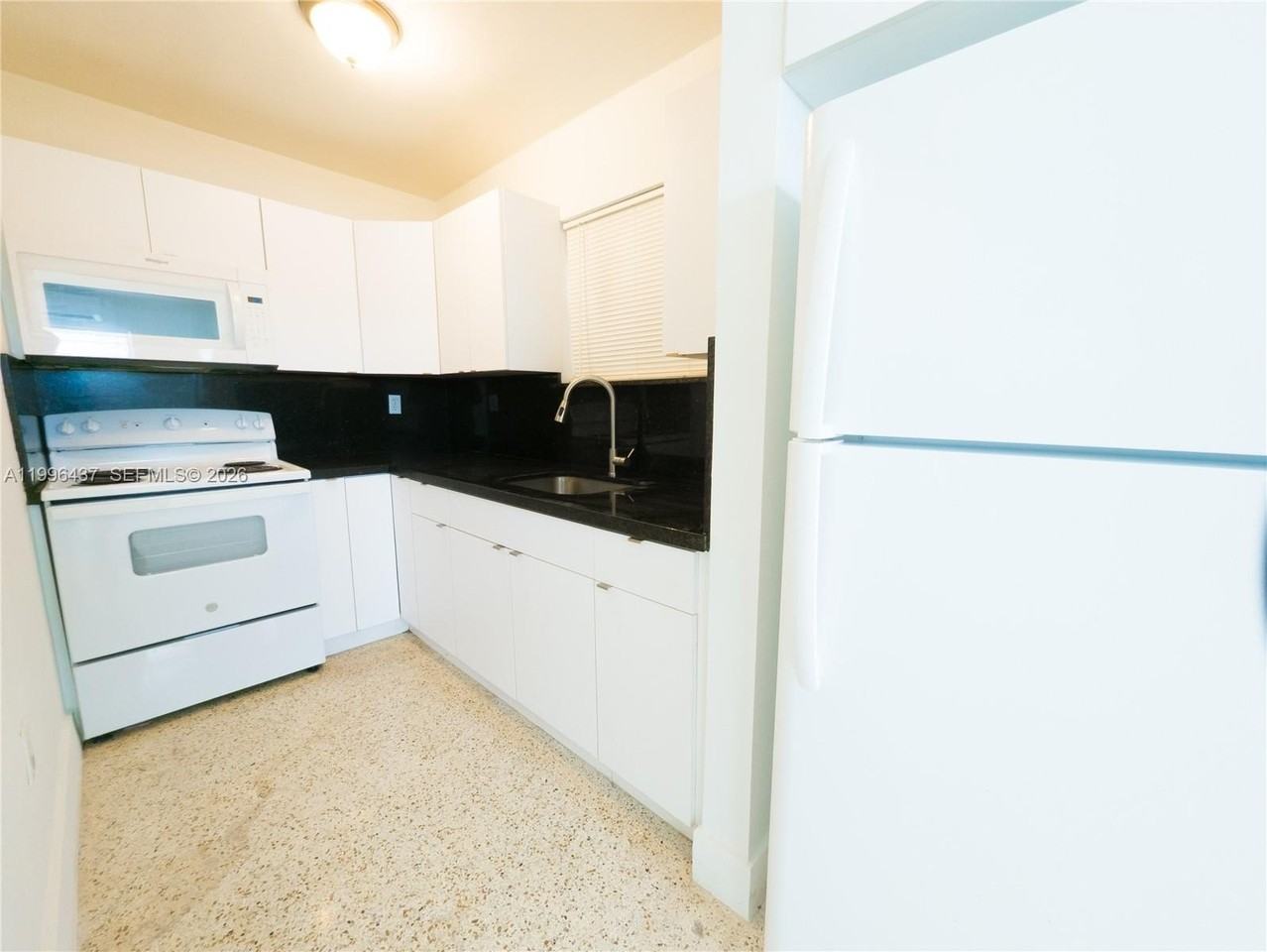 3050 Nw 21st Ave #9 - Photo 2 of 11