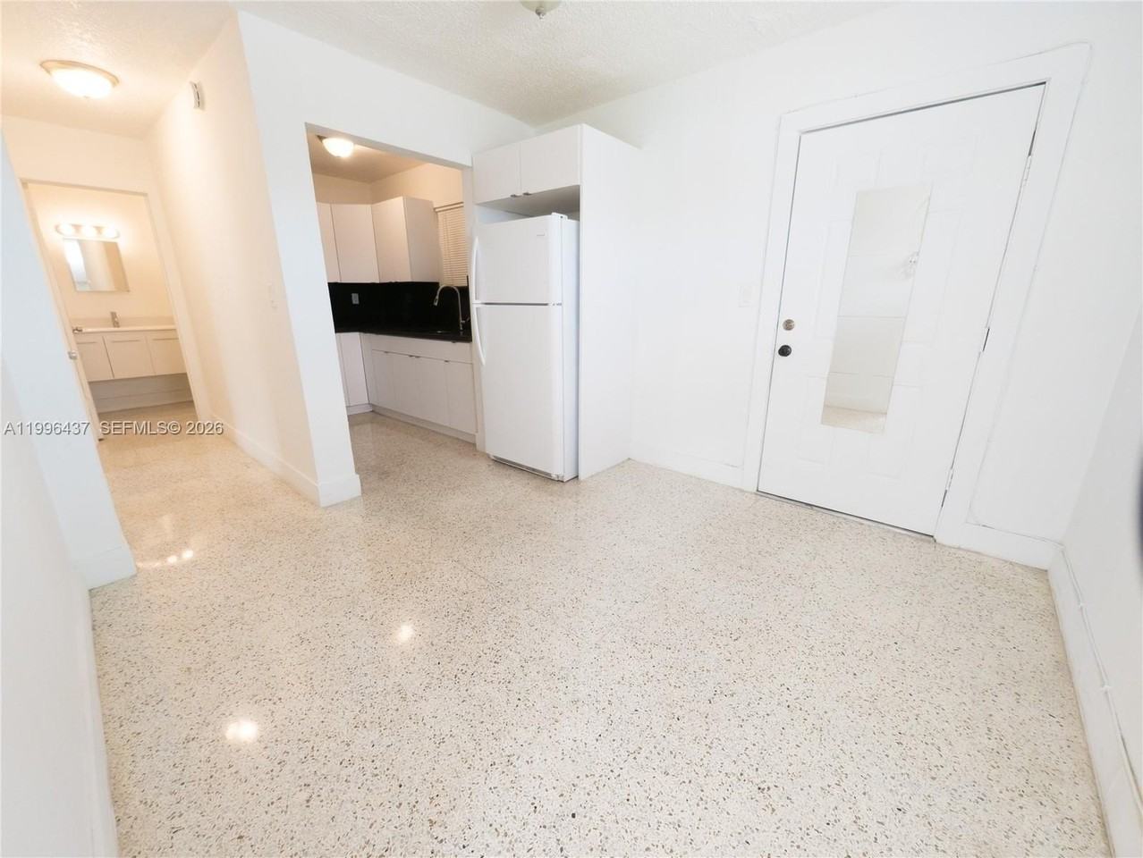 3050 Nw 21st Ave #9 - Photo 3 of 11