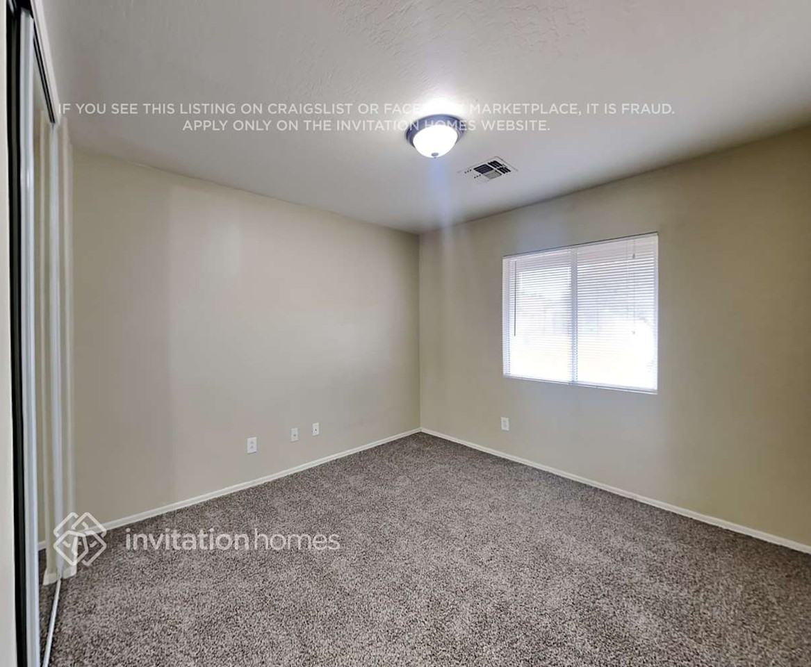 6045 W Southgate Ave - Photo 6 of 13