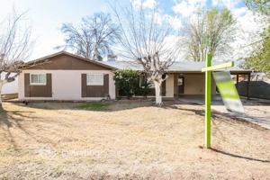 featured image of 1249 E 8th St