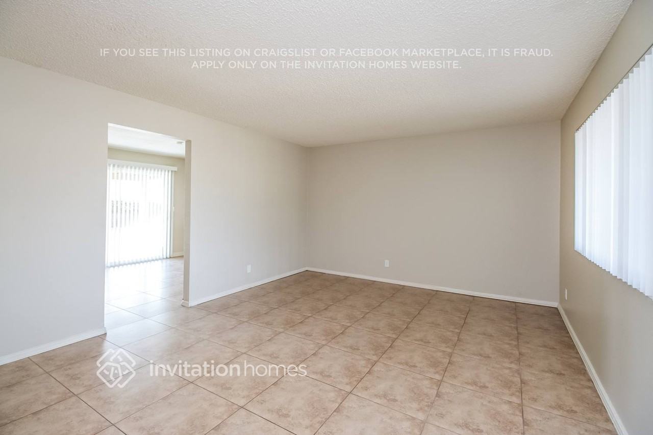 1249 E 8th St - Photo 2 of 10