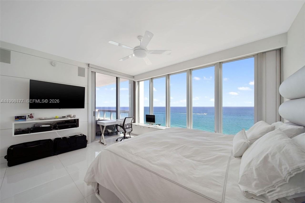 6899 Collins Ave #1905 - Photo 4 of 30