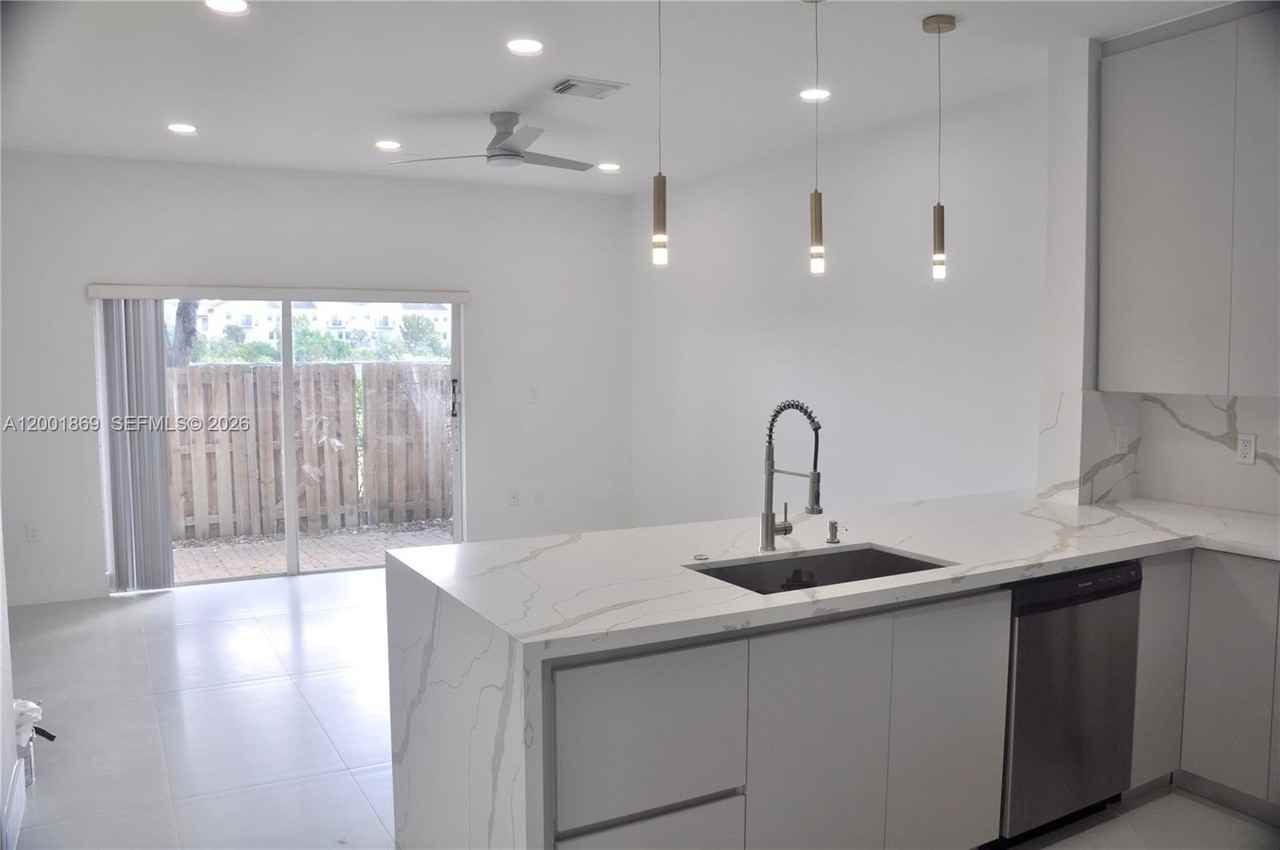 8261 Nw 107th Ct #5-10 - Photo 7 of 29