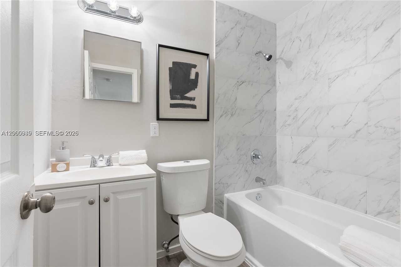 316 Sw 14th St #2 - Photo 4 of 4