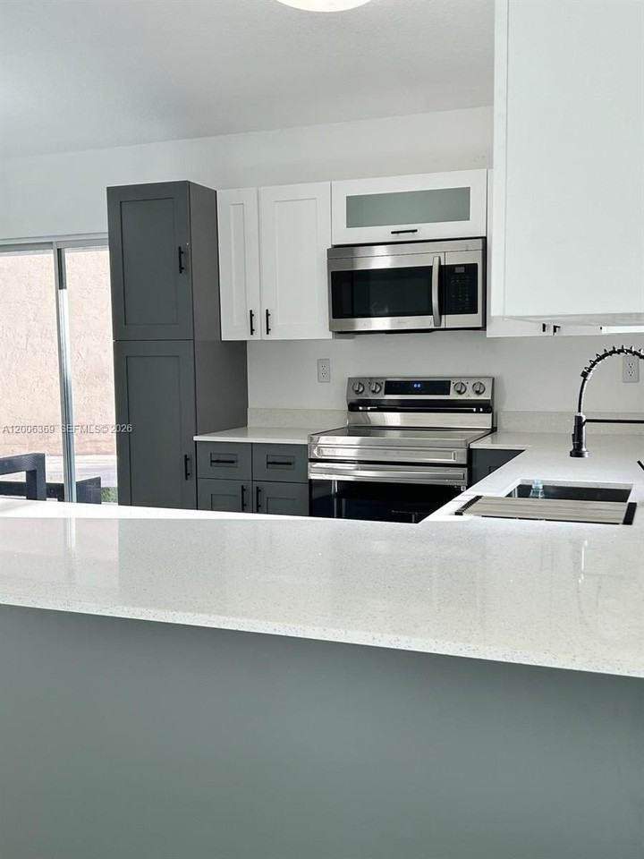 820 Nw 132nd Ct #0 - Photo 6 of 23