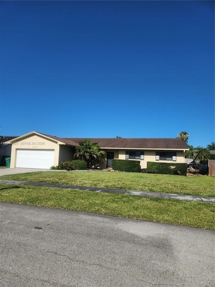 11025 Sw 138th Ct #11025 - Photo 2 of 21