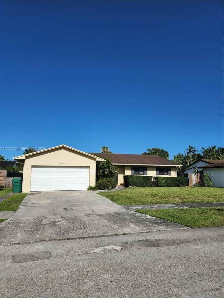 11025 Sw 138th Ct #11025 - Photo 3 of 21