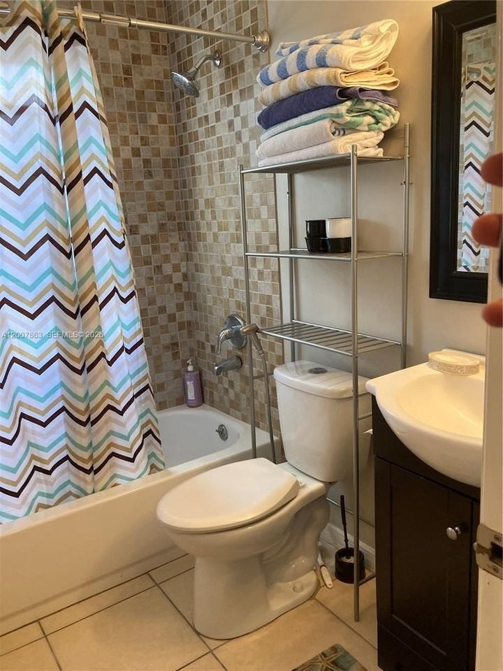 5300 Ne 6th Ave #H16 - Photo 6 of 13