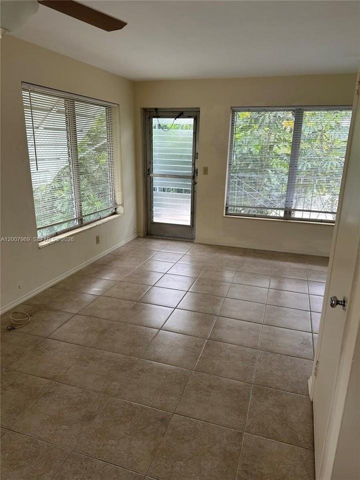 2301 Ne 2nd St #6 - Photo 4 of 16