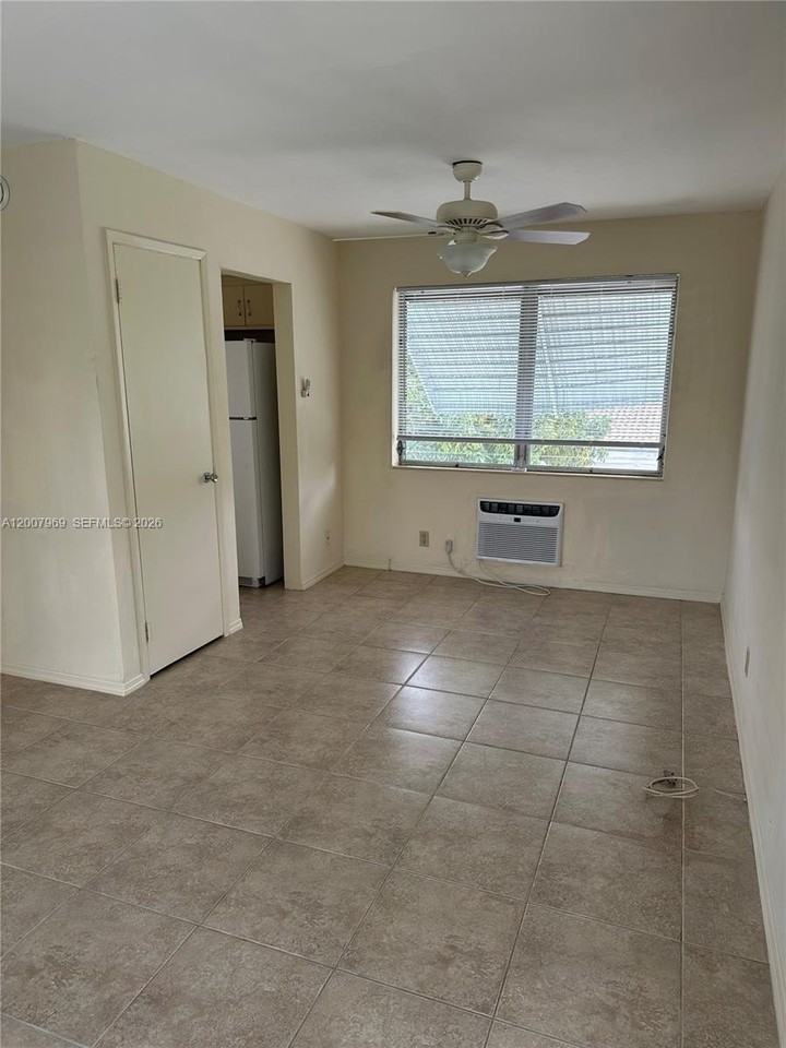 2301 Ne 2nd St #6 - Photo 6 of 16