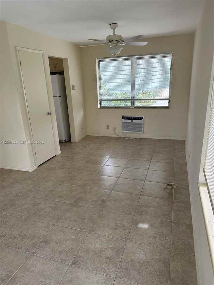 2301 Ne 2nd St #6 - Photo 7 of 16