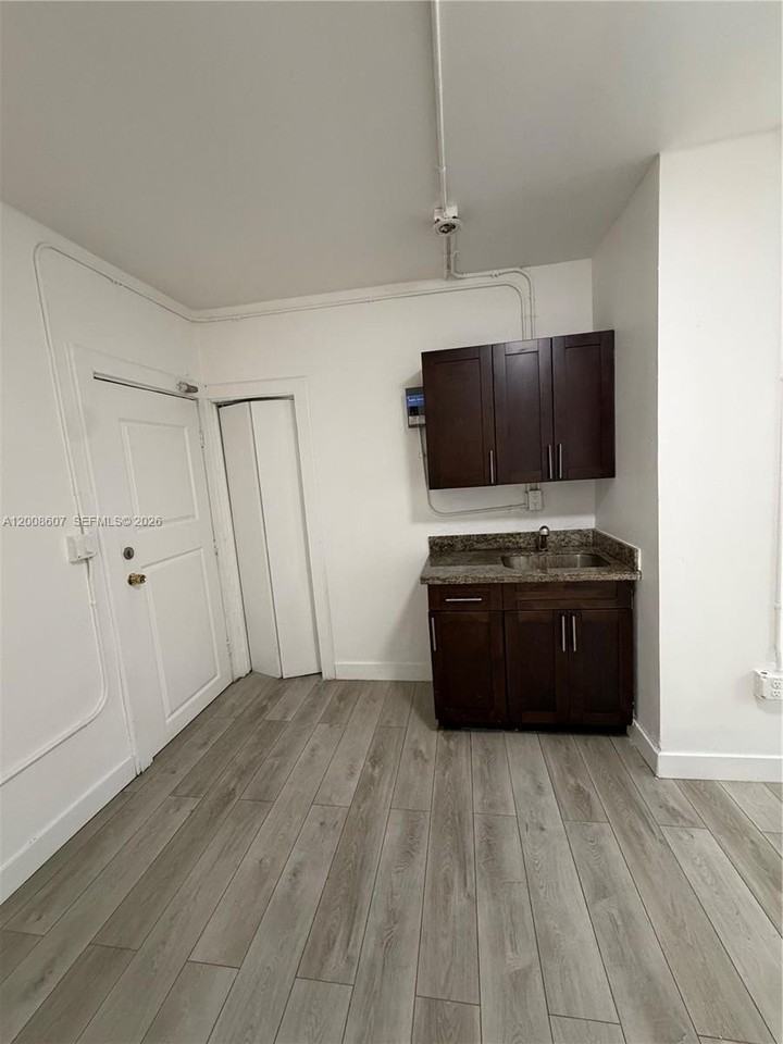 967 Sw 5th St #12A - Photo 3 of 10