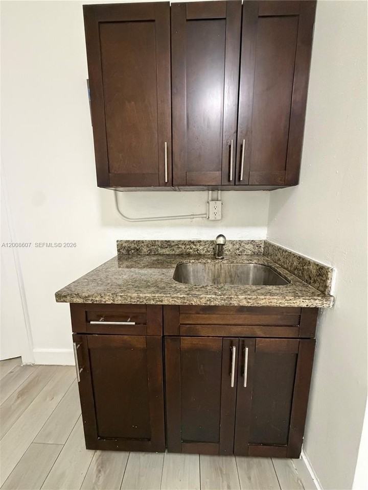 967 Sw 5th St #12A - Photo 4 of 10