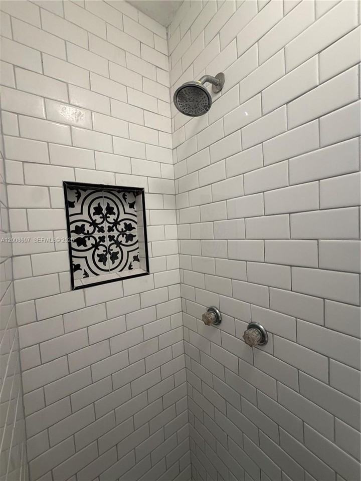 967 Sw 5th St #12A - Photo 6 of 10