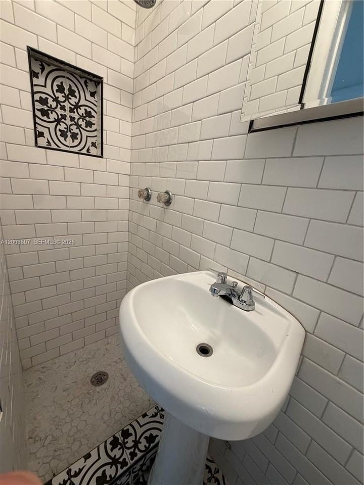 967 Sw 5th St #12A - Photo 7 of 10
