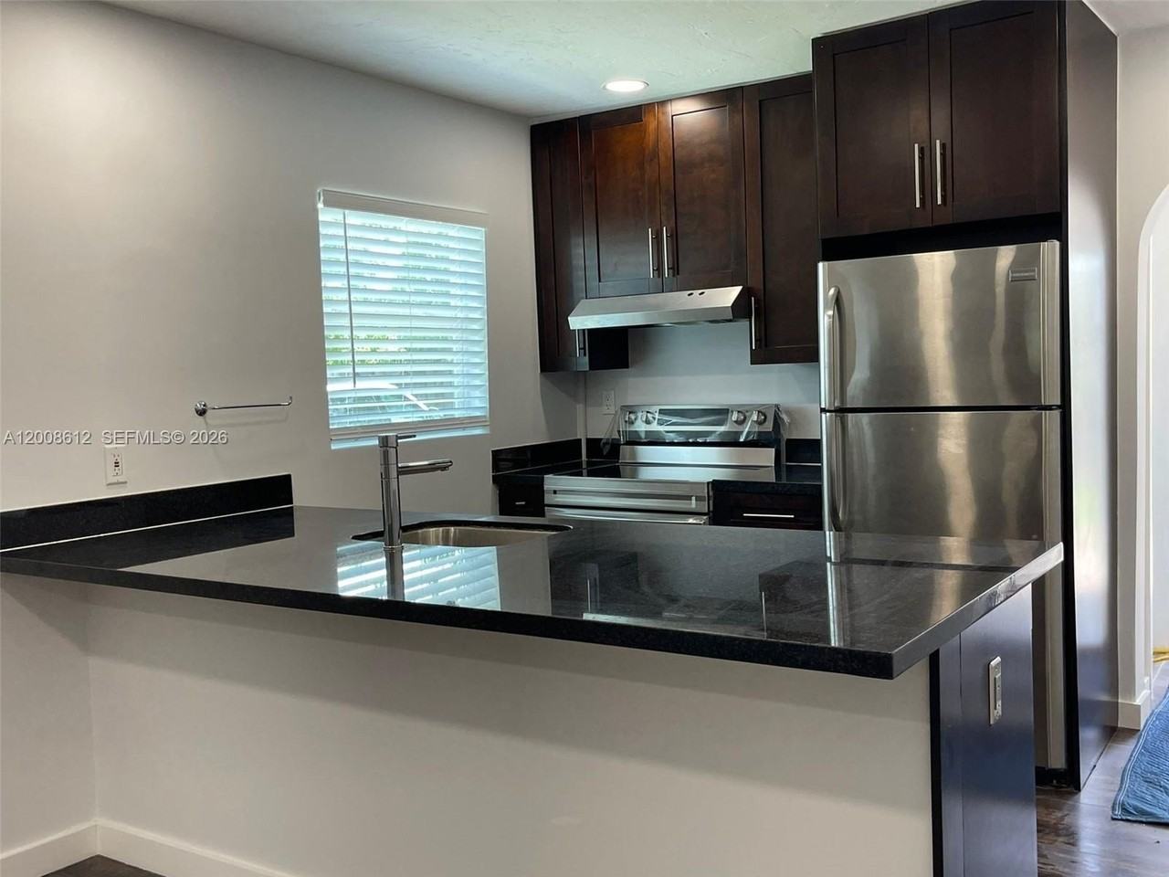 22 Nw 14th Ave - Photo 5 of 16