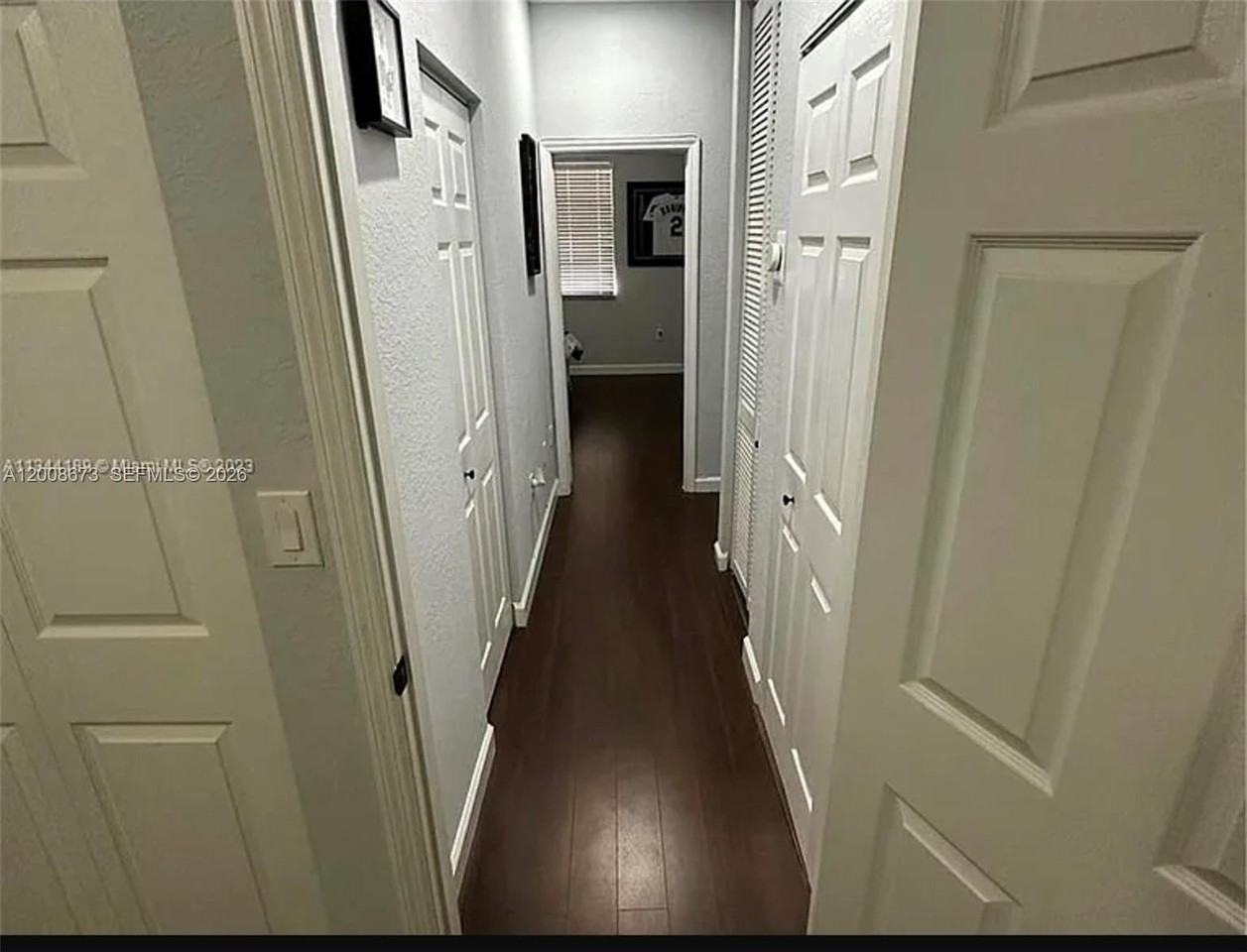 3211 Se 6th St - Photo 2 of 5
