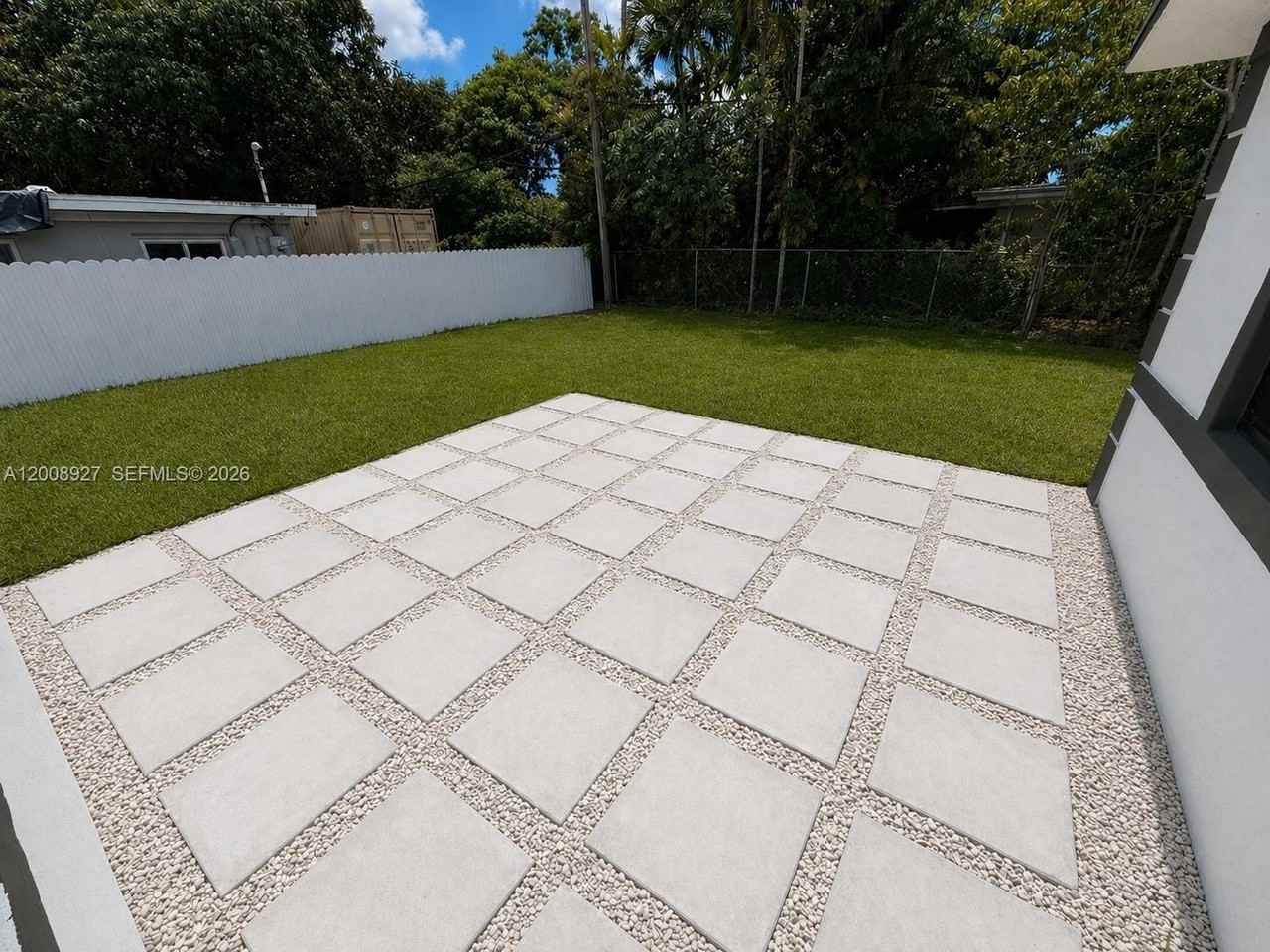 13885 Nw 5th Ave - Photo 2 of 14