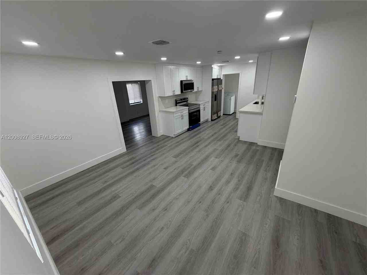 13885 Nw 5th Ave - Photo 3 of 14