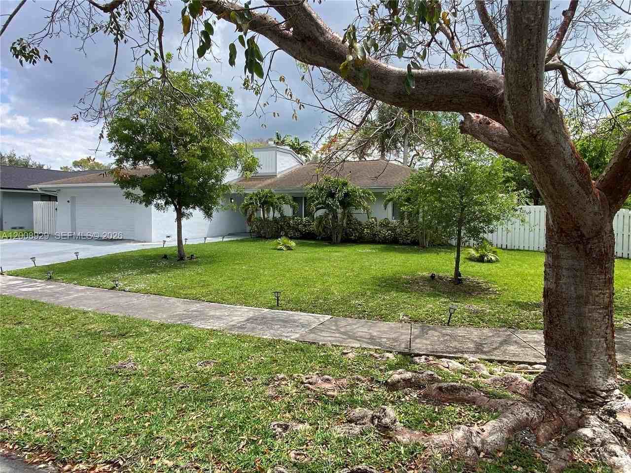 11121 Sw 110th Rd #11121 - Photo 3 of 33