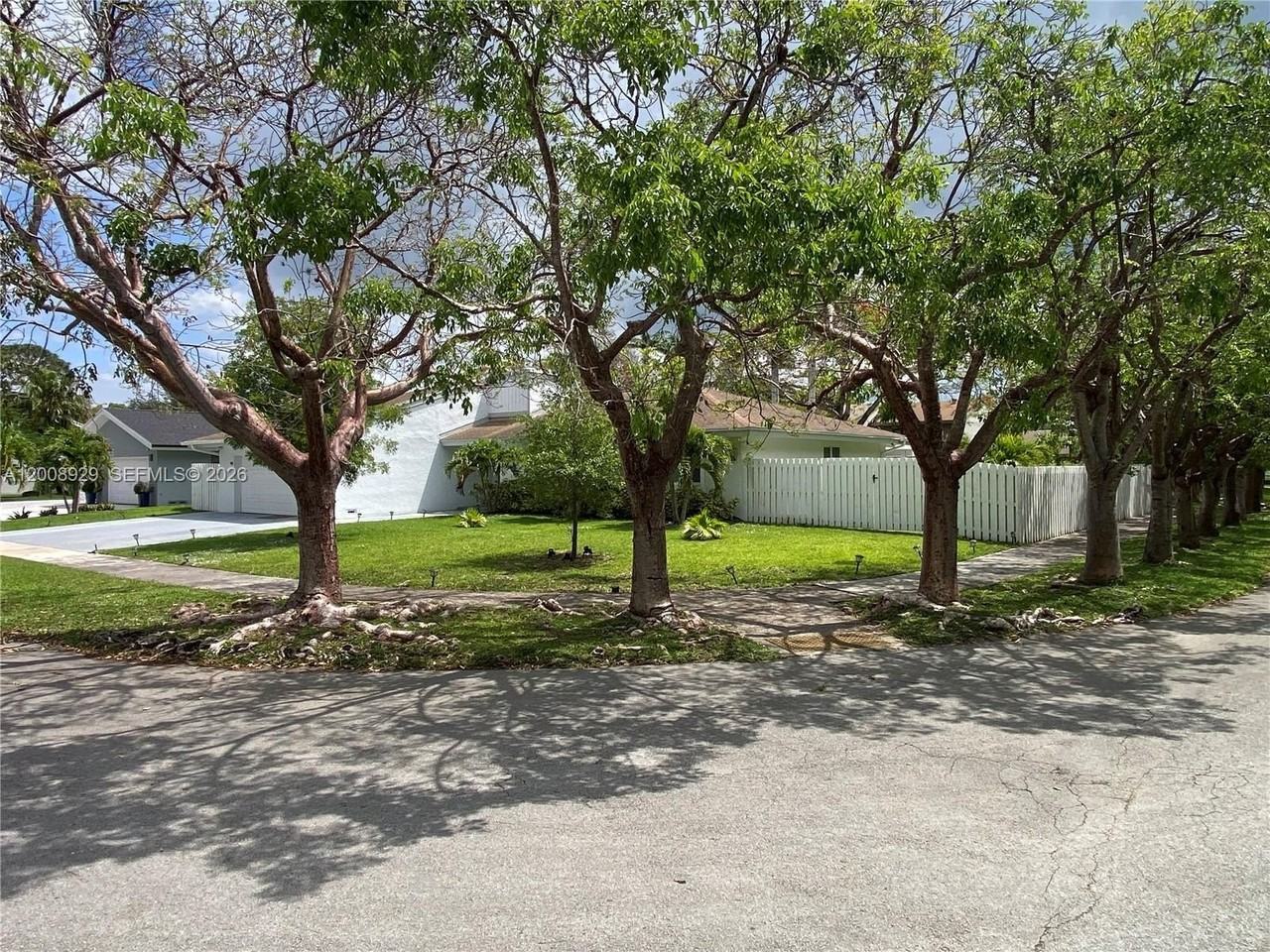 11121 Sw 110th Rd #11121 - Photo 4 of 33