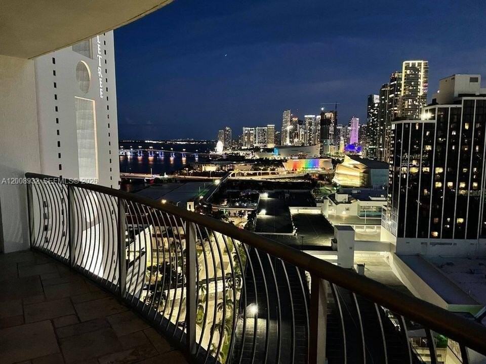 1750 N Bayshore Dr #2514 - Photo 2 of 19