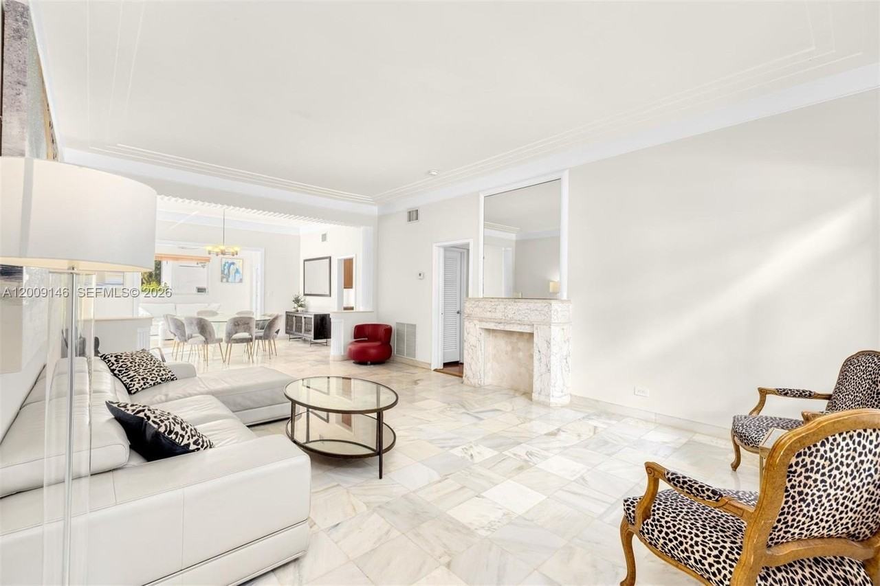 4340 Pine Tree Dr - Photo 5 of 30