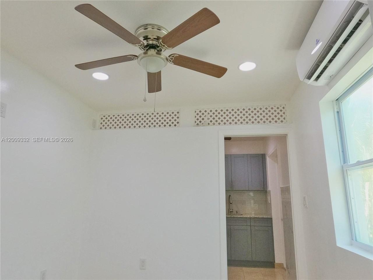 1021 Mango Dr #B - Photo 6 of 11