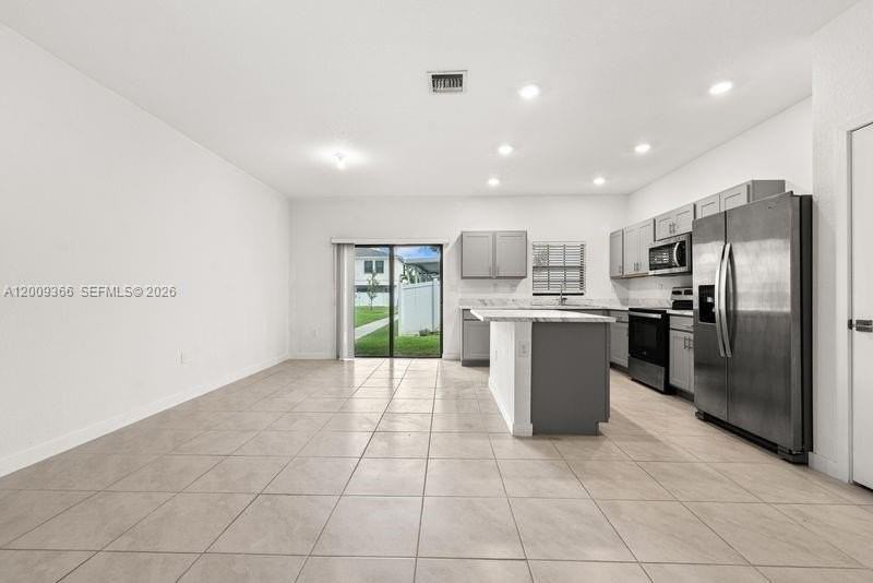 1167 Sw 7th Ct - Photo 5 of 30