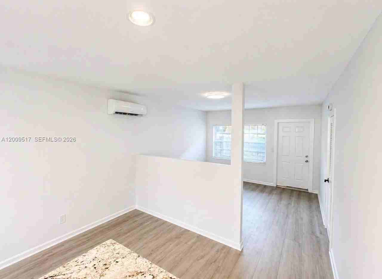 1121 Ne 2nd St #205 - Photo 3 of 11
