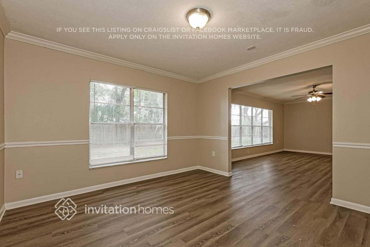 2314 Medford Ln - Photo 6 of 17