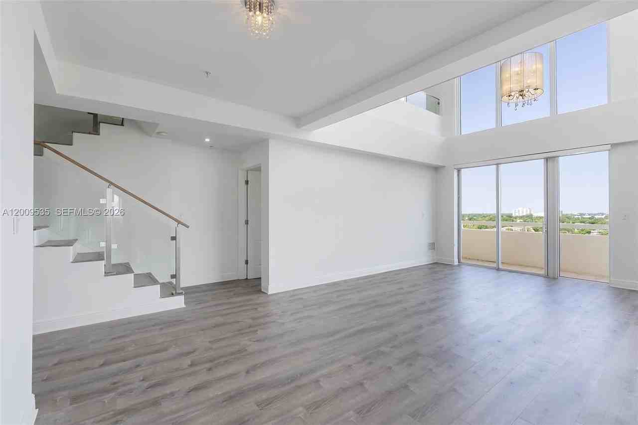 2400 Sw 27th Ave #PH4 - Photo 4 of 20