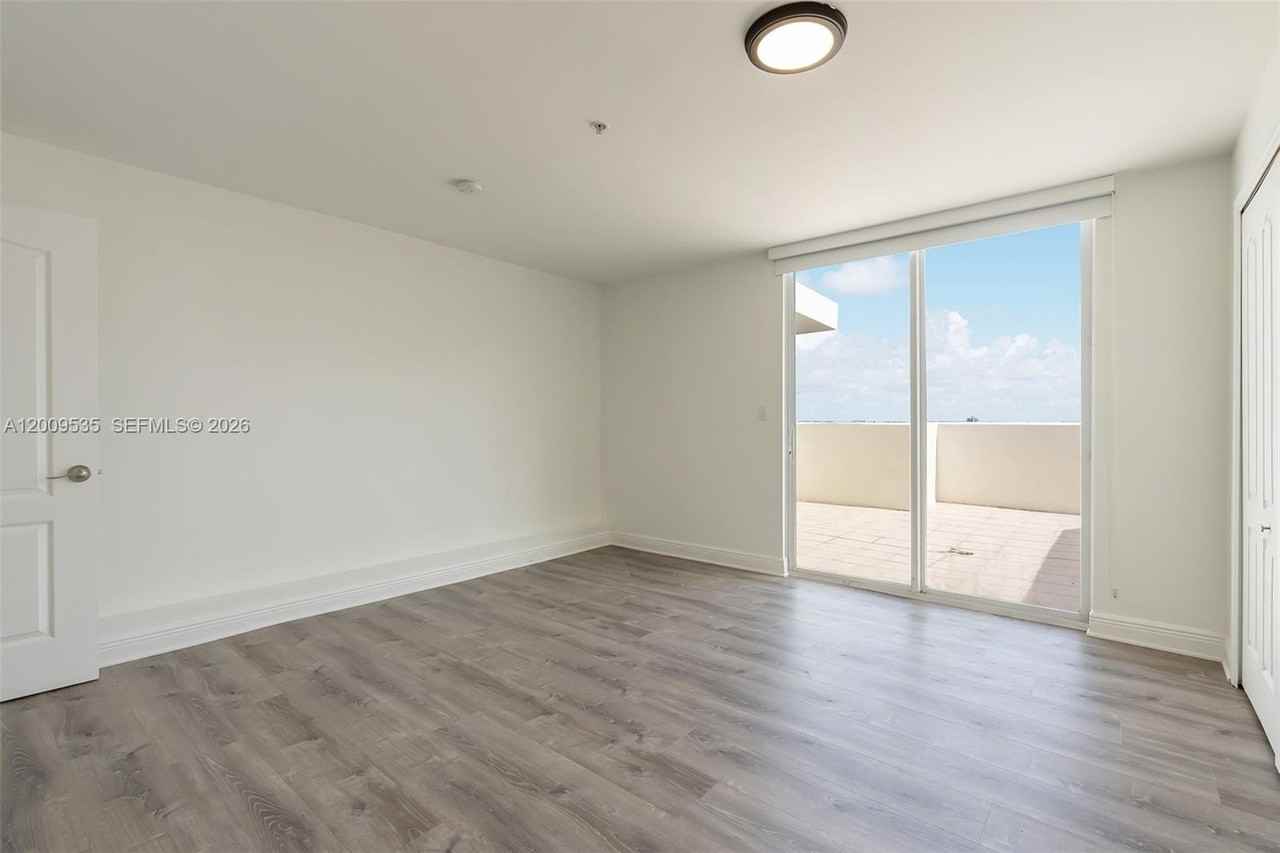 2400 Sw 27th Ave #PH4 - Photo 7 of 20