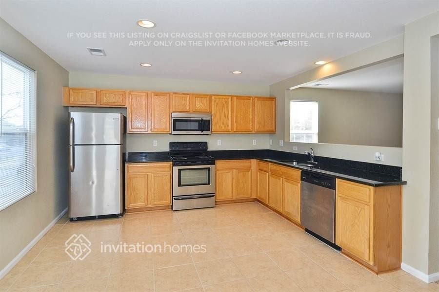 10100 Glencoe Ct - Photo 7 of 21