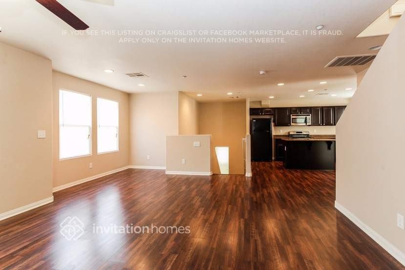 8961 Stephanie Jean Ct - Photo 3 of 23
