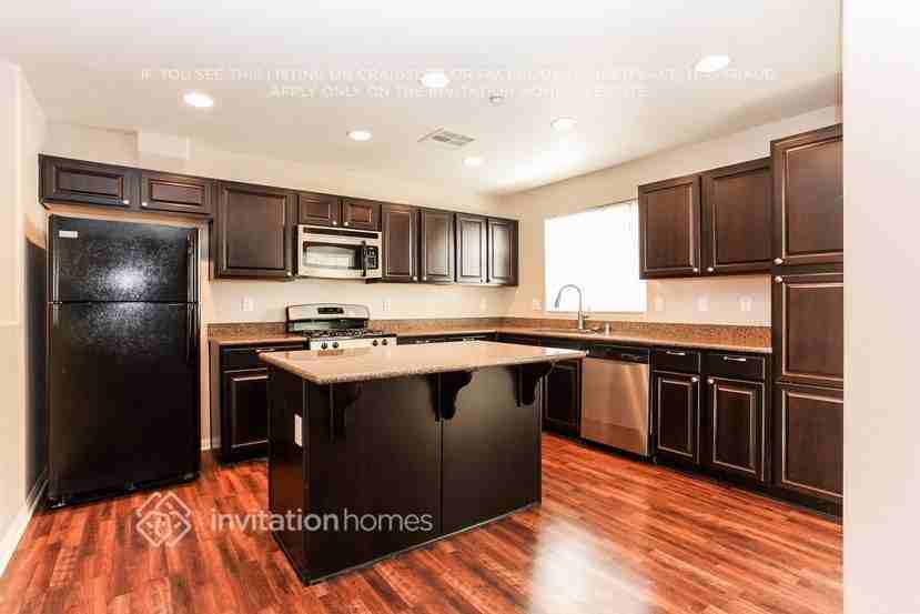 8961 Stephanie Jean Ct - Photo 6 of 23