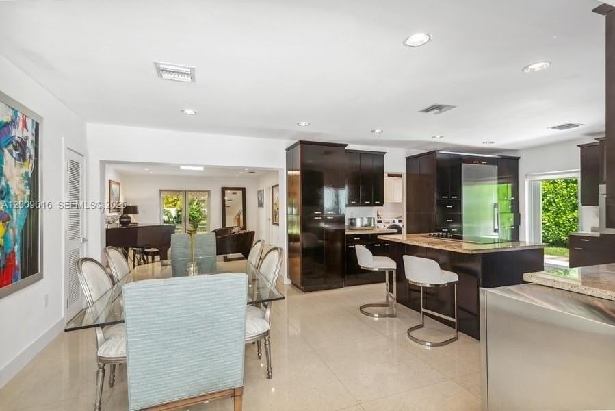 8215 Sw 63rd Pl #0 - Photo 4 of 30