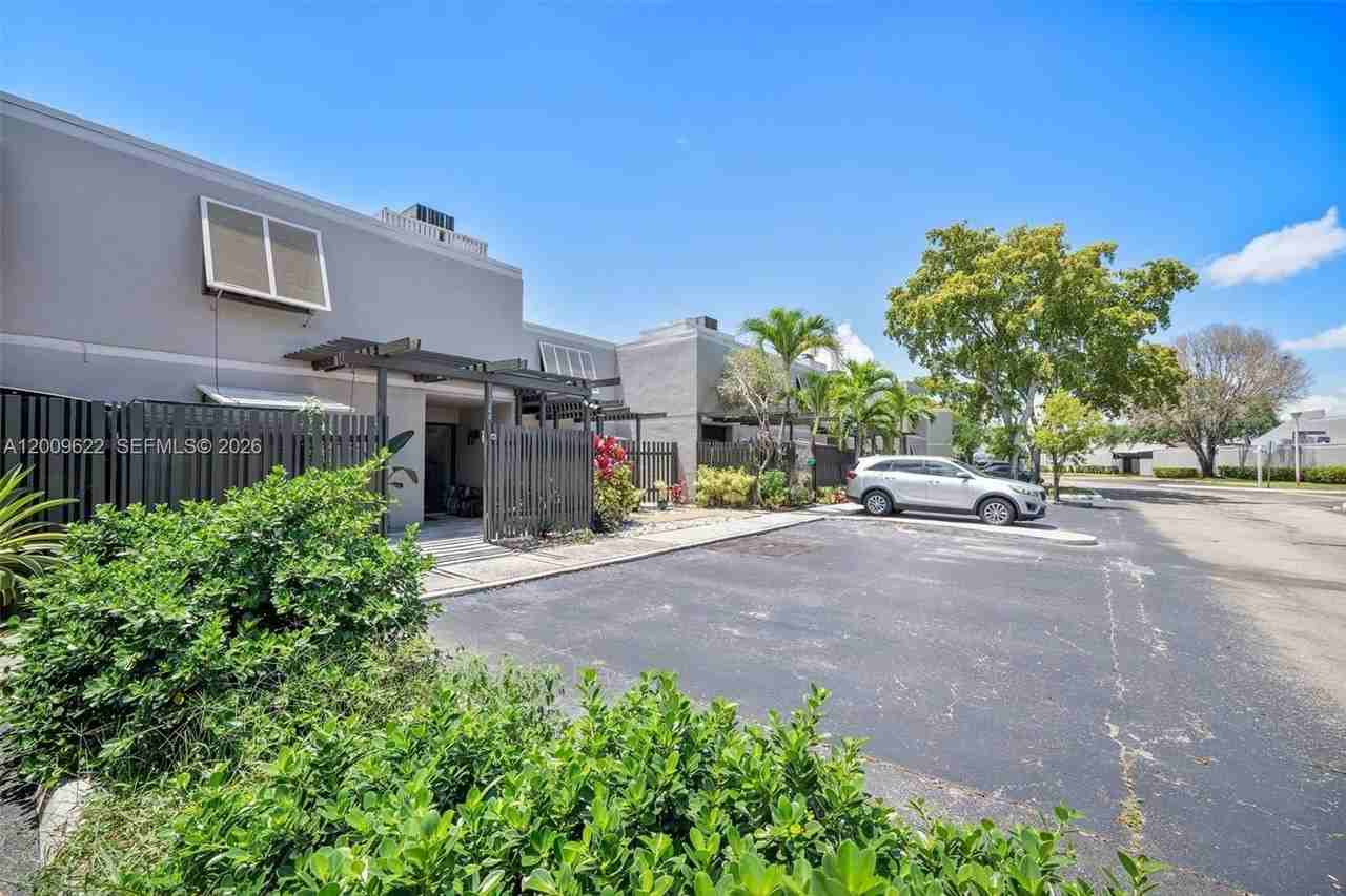 11244 Nw 14th Ct - Photo 3 of 25