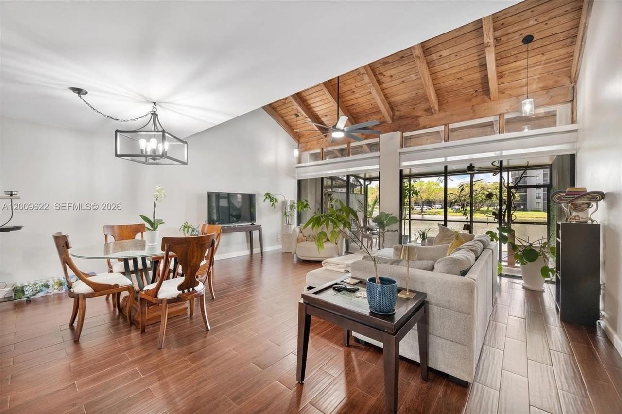 11244 Nw 14th Ct - Photo 6 of 25