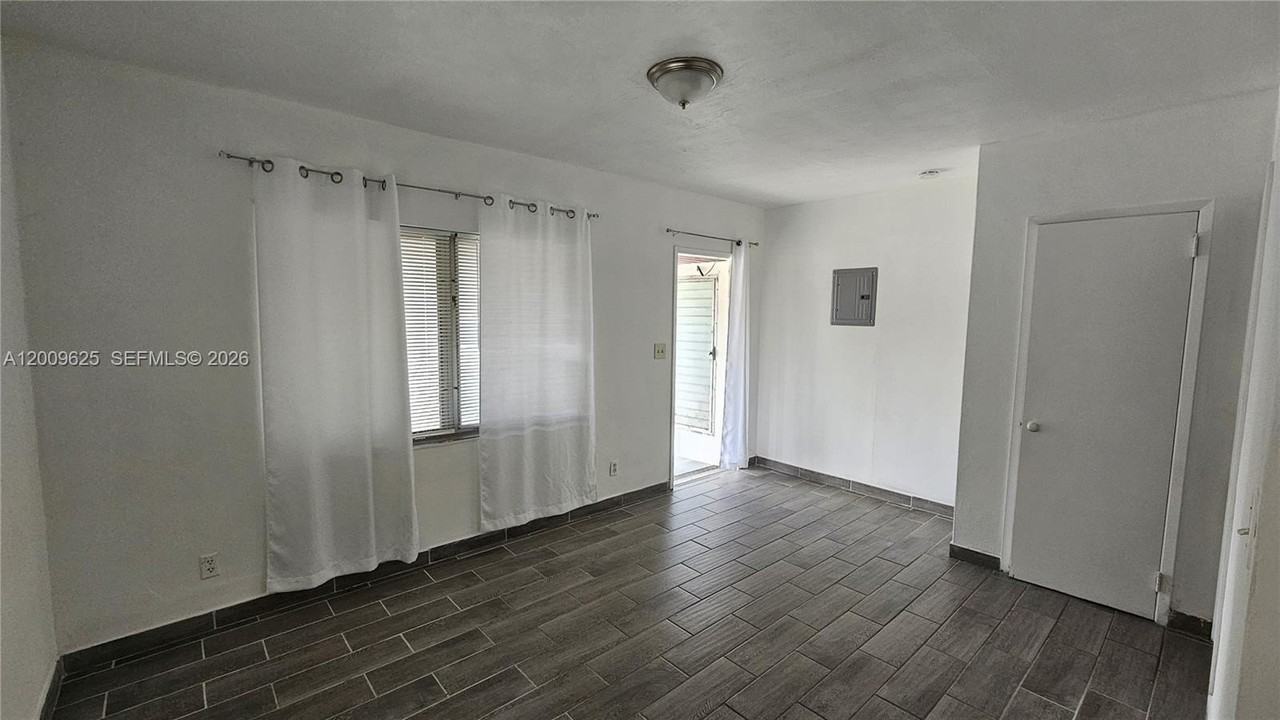 2308 Grant St #1 - Photo 6 of 9