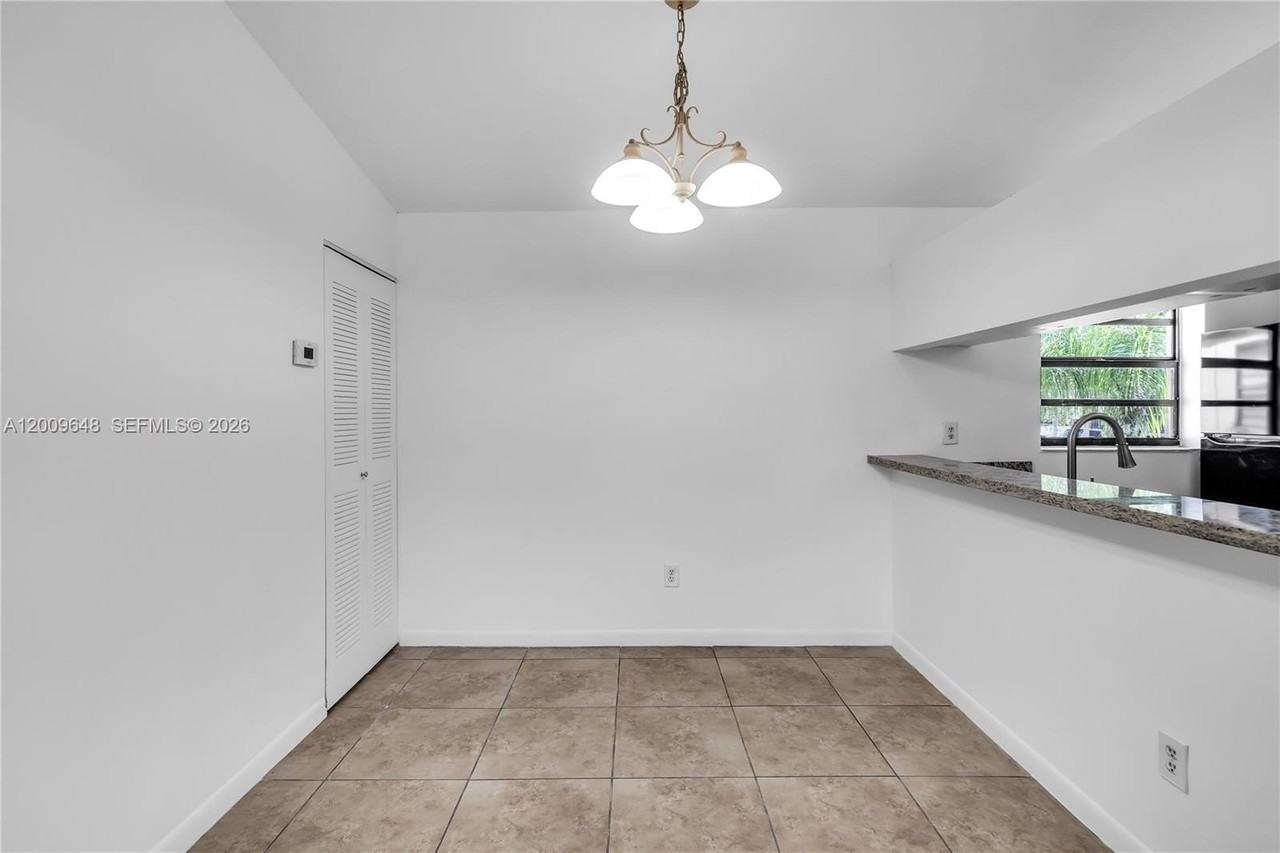 18206 Mediterranean Blvd #5-21 - Photo 4 of 32
