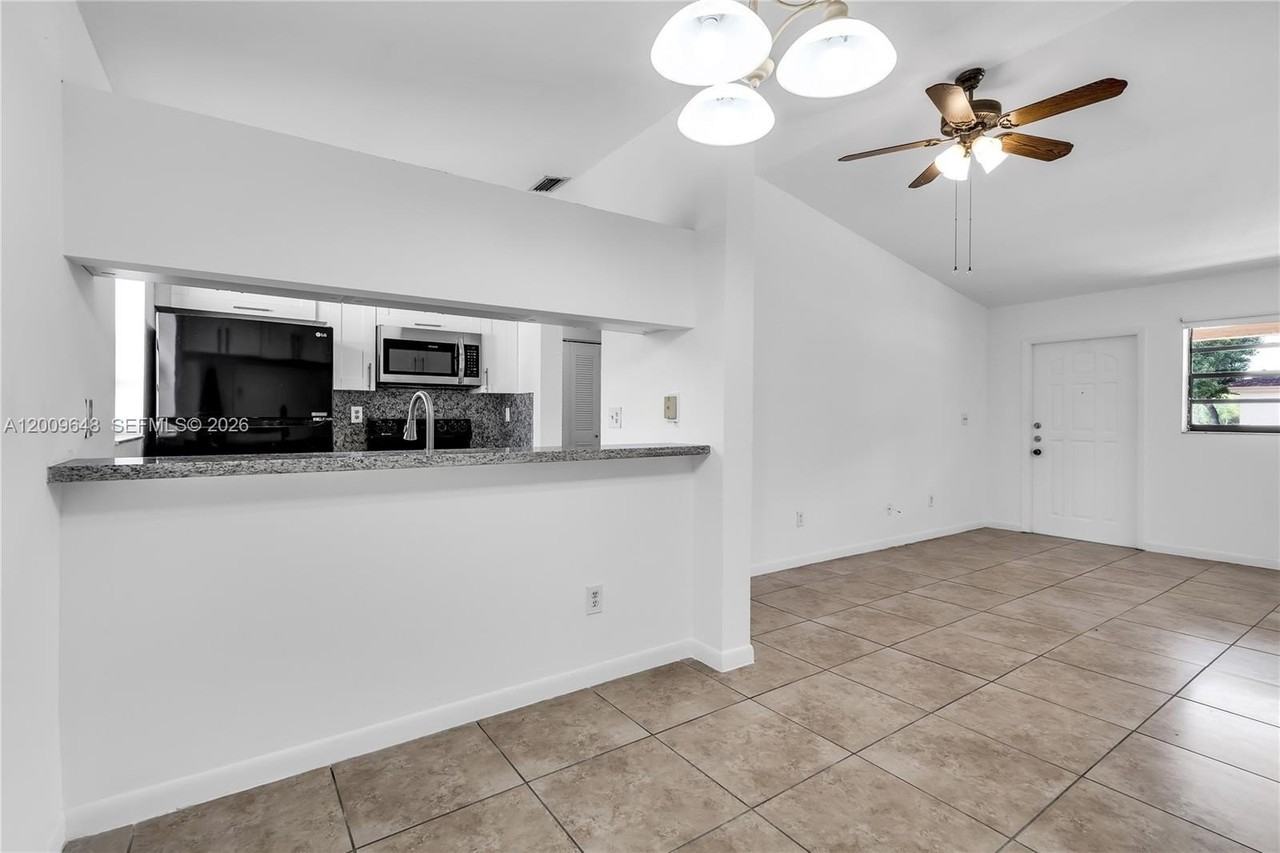 18206 Mediterranean Blvd #5-21 - Photo 5 of 32