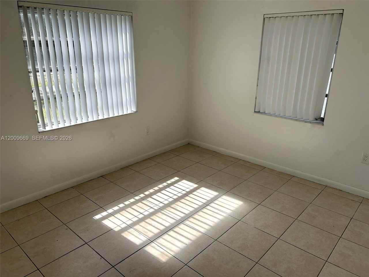 9808 Nw 2nd Ave - Photo 5 of 8