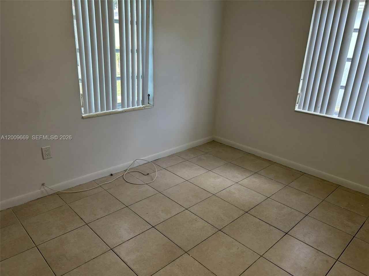 9808 Nw 2nd Ave - Photo 7 of 8