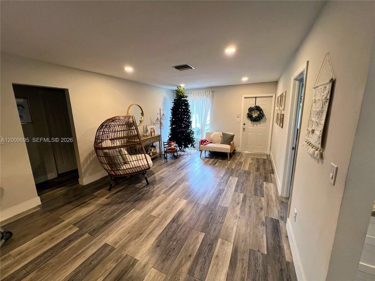 12906 Sw 52nd St - Photo 2 of 13