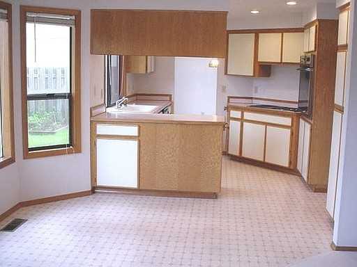 10693 SW Kent St - Photo 3 of 13